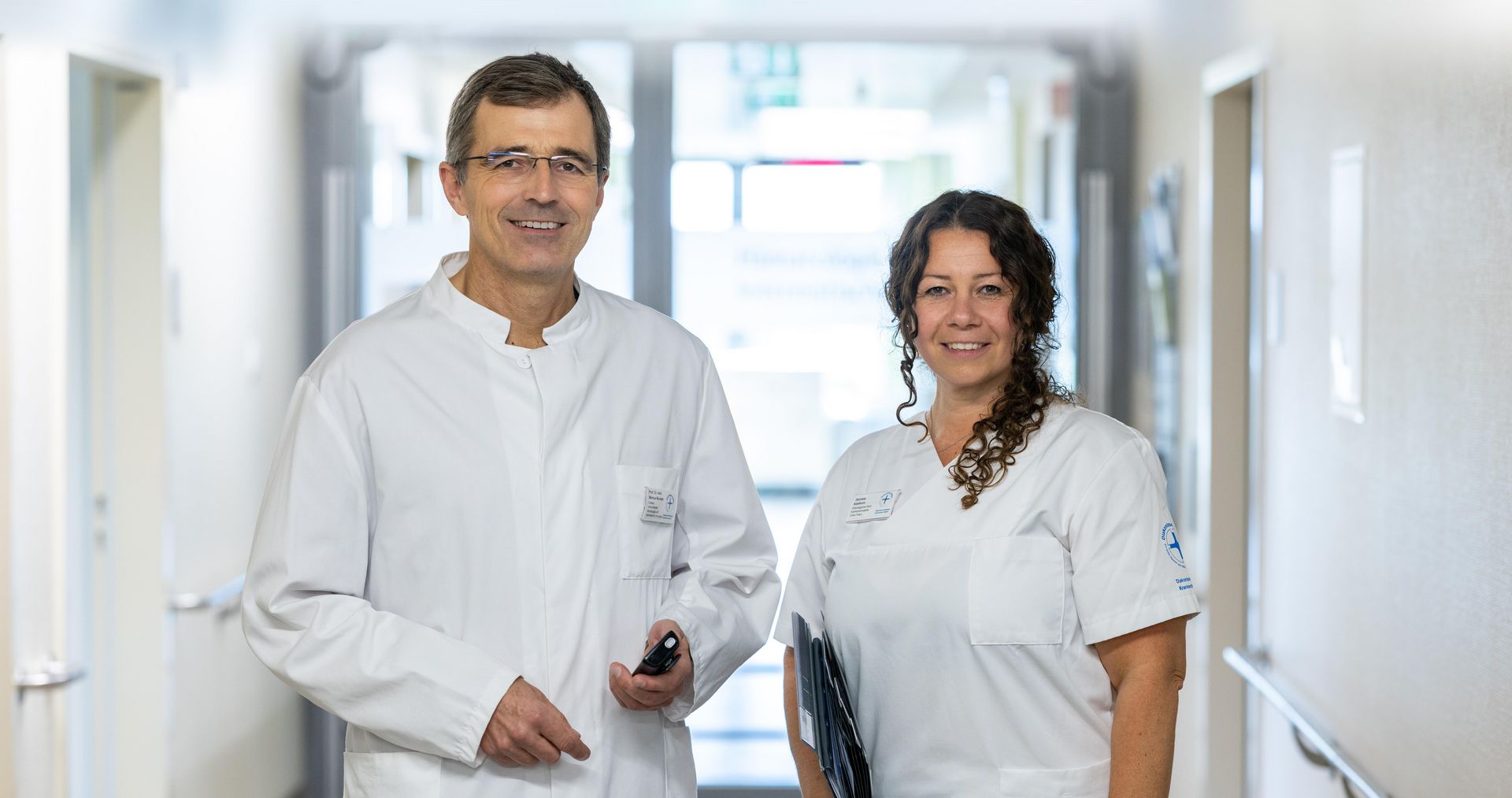 Arzt und Onkologische Fachpflegerin